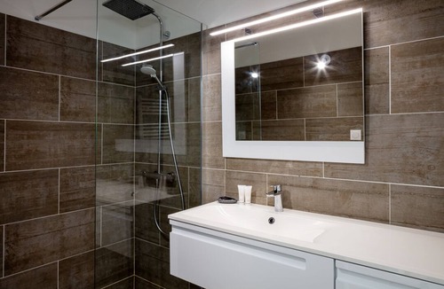 Istres Hotel | Hotel Le Castellan