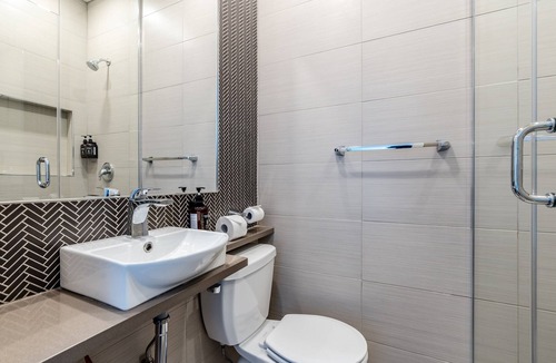 Gay Village Hotel | Hotel le Coach