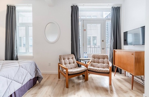 Gay Village Hotel | Hotel le Coach