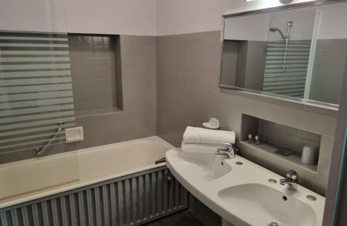 Feurs Hotel | Hotel Le Comty