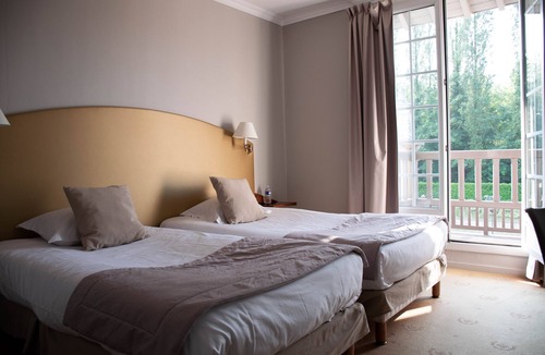 Forges-les-Eaux Hotel | Hotel Le Continental