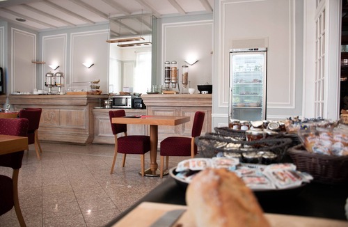 Forges-les-Eaux Hotel | Hotel Le Continental