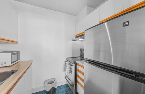 Saint-Sauveur Hotel | Hotel le Domaine Studio Queen kitchen balcony