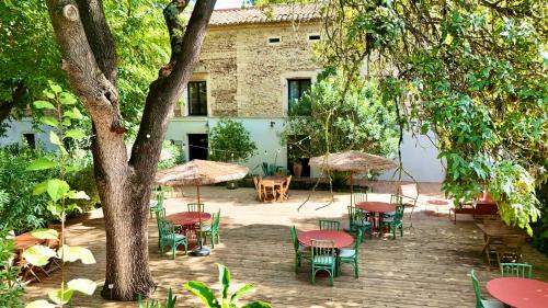 Costieres Hotel | Hotel Le Galambre