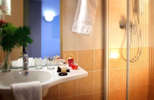 Tournus Hotel | Hotel le kolibri