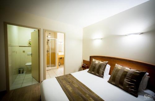 Saint-Geniez-d'Olt Hotel | Hotel Le Lion d'Or