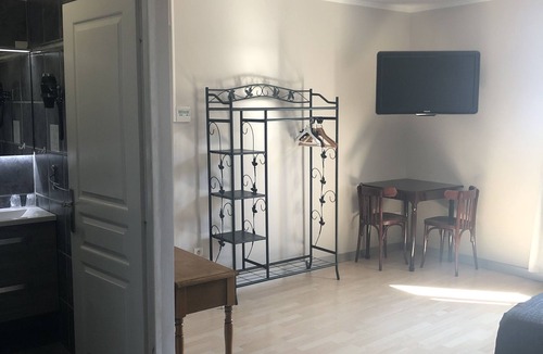 Vauvert Hotel | Hotel Le Lys d'Or
