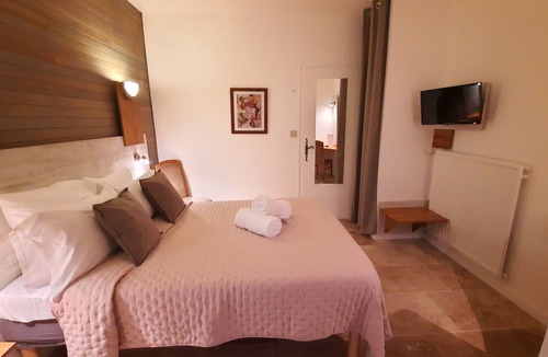 Tiffauges Hotel | HOTEL LE MANOIR DE LA BARBACANE