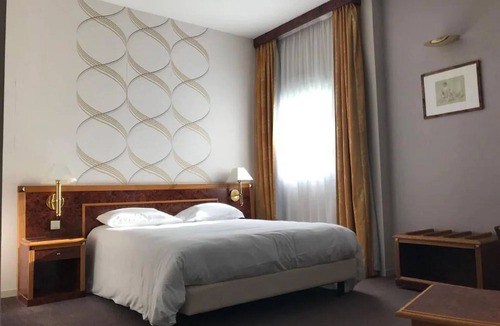 Orchies Hotel | Hotel Le Manoir