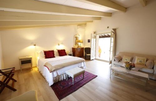 Reynes Hotel | Hotel Le Mas Trilles