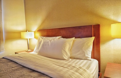 Saint Basile le Grand Hotel | Hotel Le Mirage