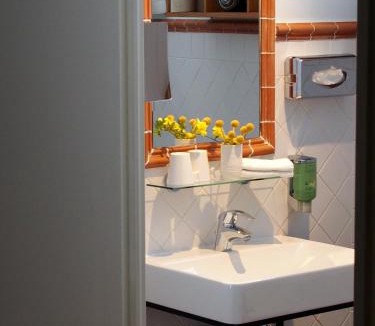 Saint-Laurent-du-Verdon Hotel | Hotel Le Moulin du Château