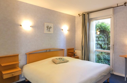 Nueil-les-Aubiers Hotel | Hotel Le Moulin de la Sorinière