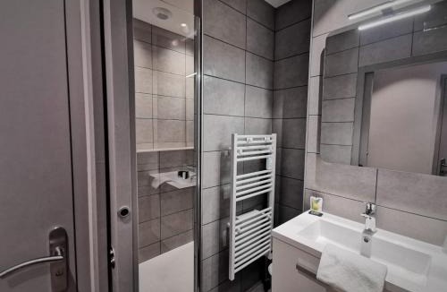 Saint-Affrique Hotel | Hotel Le Pont Neuf