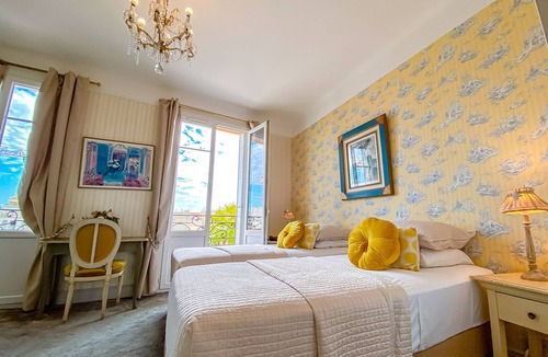 Antibes Old Town Hotel | Hotel Le Relais Du Postillon