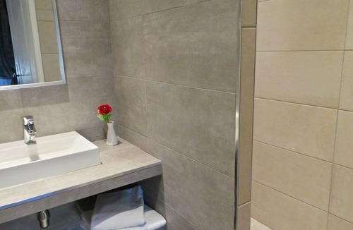 Antibes Old Town Hotel | Hotel Le Relais Du Postillon