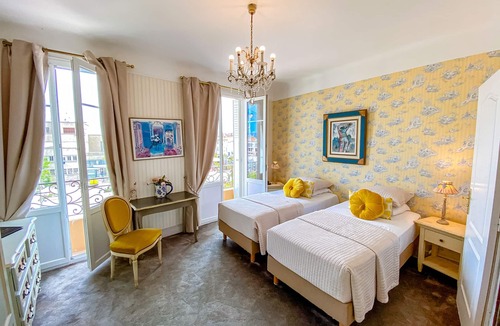 Antibes Old Town Hotel | Hotel Le Relais Du Postillon