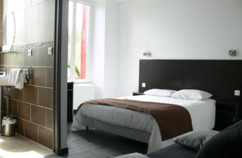 Saint-Julien-du-Sault Hotel | Hotel Le Saint Julien