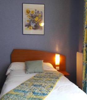 Riom-es-Montagnes Hotel | Hotel Le Saint Georges