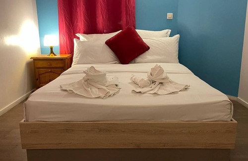 Saint-Quentin Hotel | Hotel Le Saint Quentin