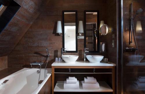 Notre-Dame-des-Champs Hotel | Hotel Le Six