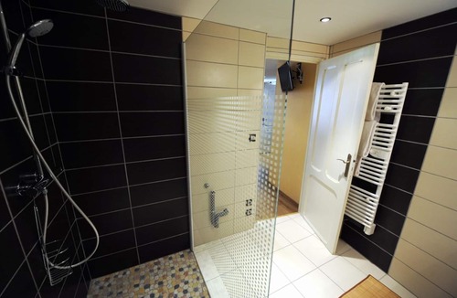 Limoux Hotel | Hotel Les Arcades