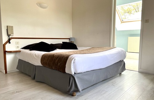 Bagnoles-de-l'Orne Hotel | Hotel Les Camélias