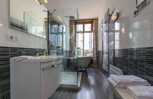 Gevrey-Chambertin Hotel | Hotel Les Deux Chevres Gevrey-Chambertin