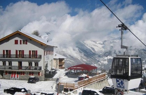 Saint-Pierre-de-Clages Hotel | Hotel Les Etagnes