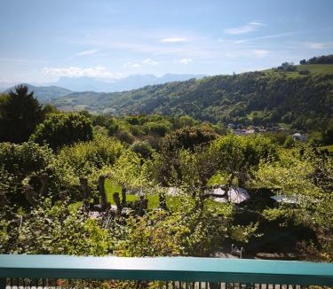 Saint-Martin-d'Uriage Hotel | Hotel Les Mésanges