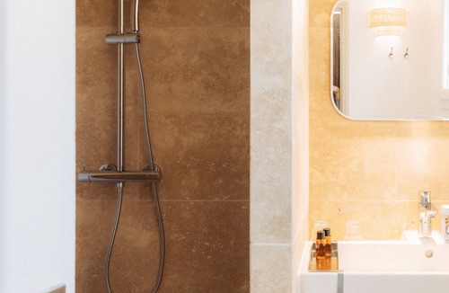 Saint-Paul-de-Vence Hotel | Hotel Les Messugues