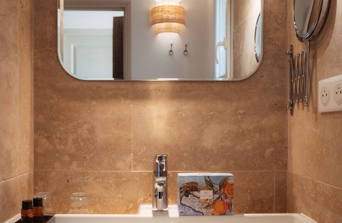 Saint-Paul-de-Vence Hotel | Hotel Les Messugues