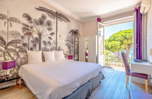 Sainte-Maxime City Centre Hotel | Hotel Les Palmiers