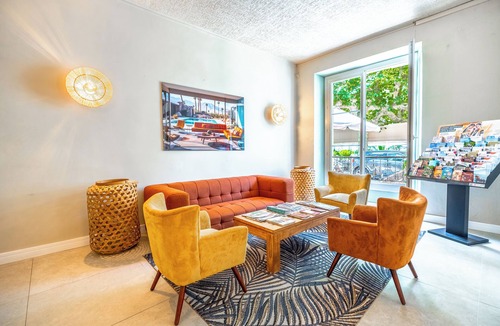 Sainte-Maxime City Centre Hotel | Hotel Les Palmiers