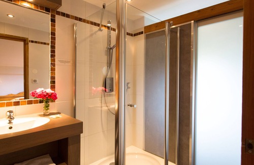 Baratier Hotel | Hotel Les Peupliers