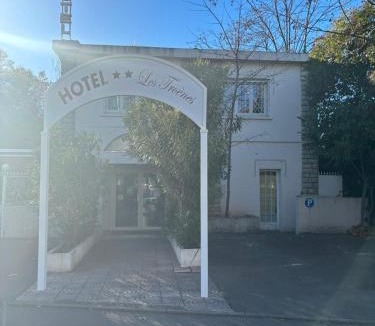 Saint-Eloi Hotel | Hotel les Troenes