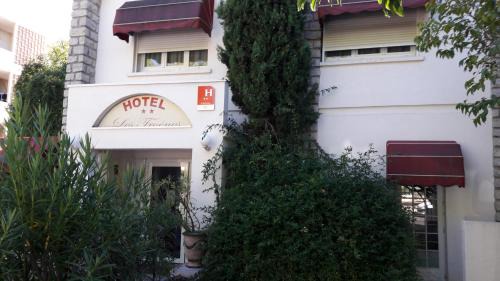 Saint-Eloi Hotel | Hotel les Troenes