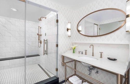 Scioto Mile Hotel | Hotel LeVeque, Autograph Collection