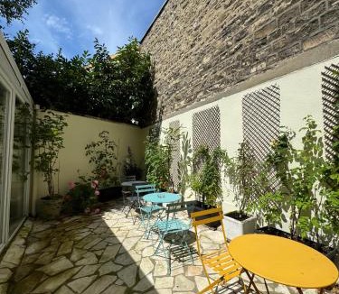 Saint-Fargeau Hotel | Hotel Lilas Gambetta