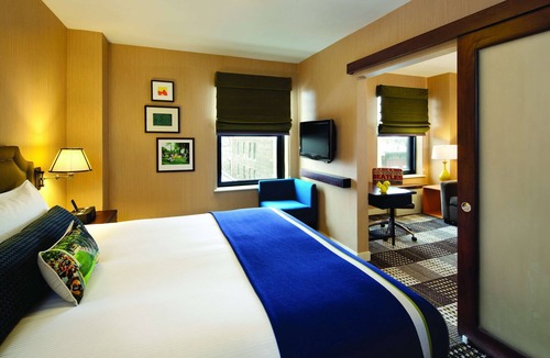 Old Town Triangle Hotel | Hotel Lincoln