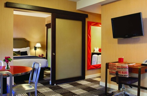 Old Town Triangle Hotel | Hotel Lincoln