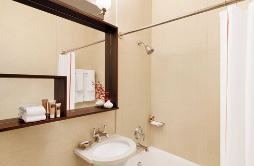 Old Town Triangle Hotel | Hotel Lincoln