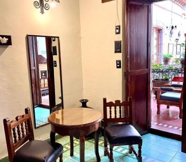 Centro Hotel | Hotel Los Escudos