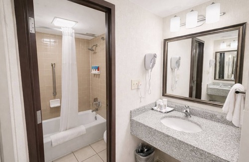Kansas City Hotel | Hotel Lotus Kansas City Stadium