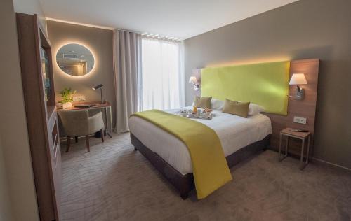 Carros Hotel | Hotel Lou Castelet