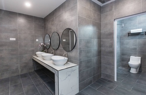 Kampung Paroi Hotel | Hotel Luma Senawang