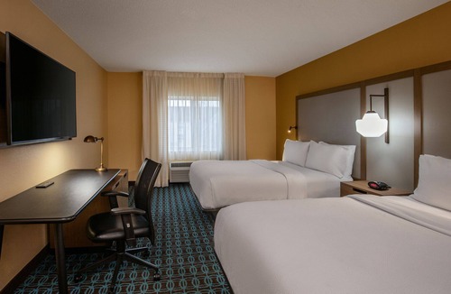 Newtonville Hotel | Hotel Luna