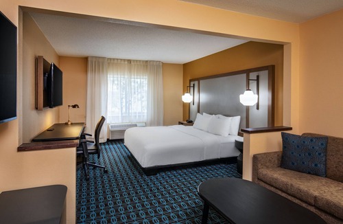 Newtonville Hotel | Hotel Luna