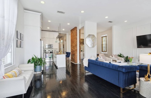 West Riverside House | Hotel luxury meets NOLA charm!