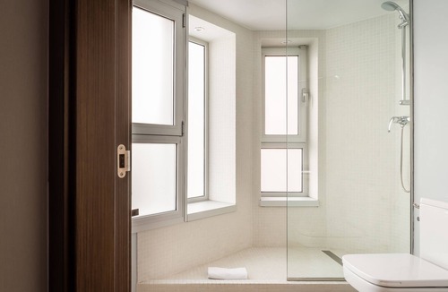 Collblanc y La Torrassa Hotel | Hotel Madanis Liceo